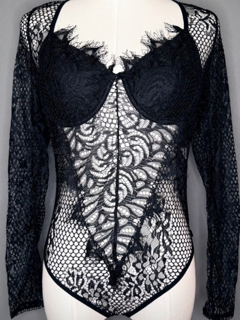 NWT Oki Doki Black Lace Long Sleeve Bodysuit Sheer Floral Lace Size Medium